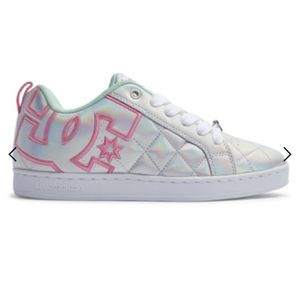 DC court graffik metallic skate sneaker